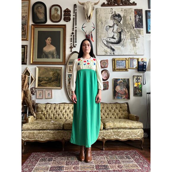 70s Embroidered Beige and Green Maxi Dress Size Small by Raymodes NY - Picture 6 of 11